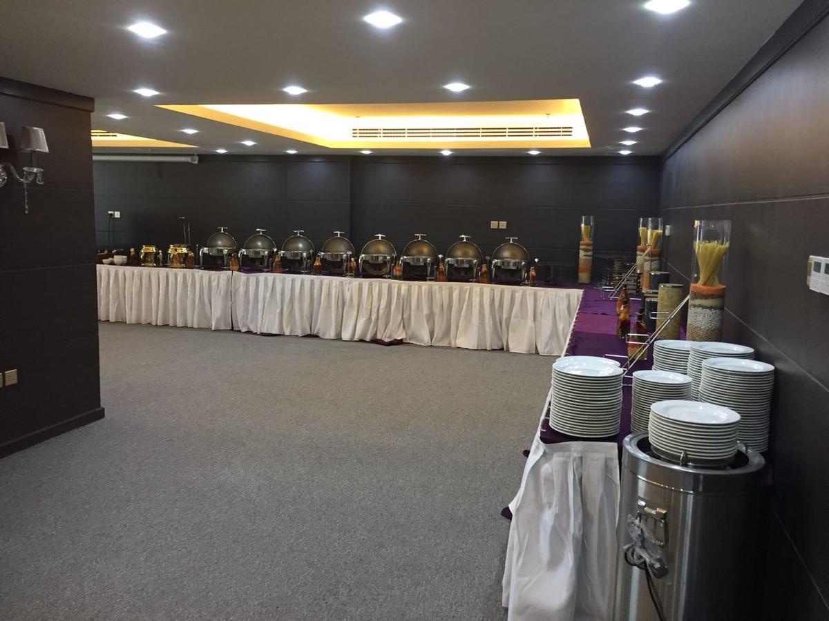 Golden Bujari Alulaya Hotel Эль-Хубар Экстерьер фото