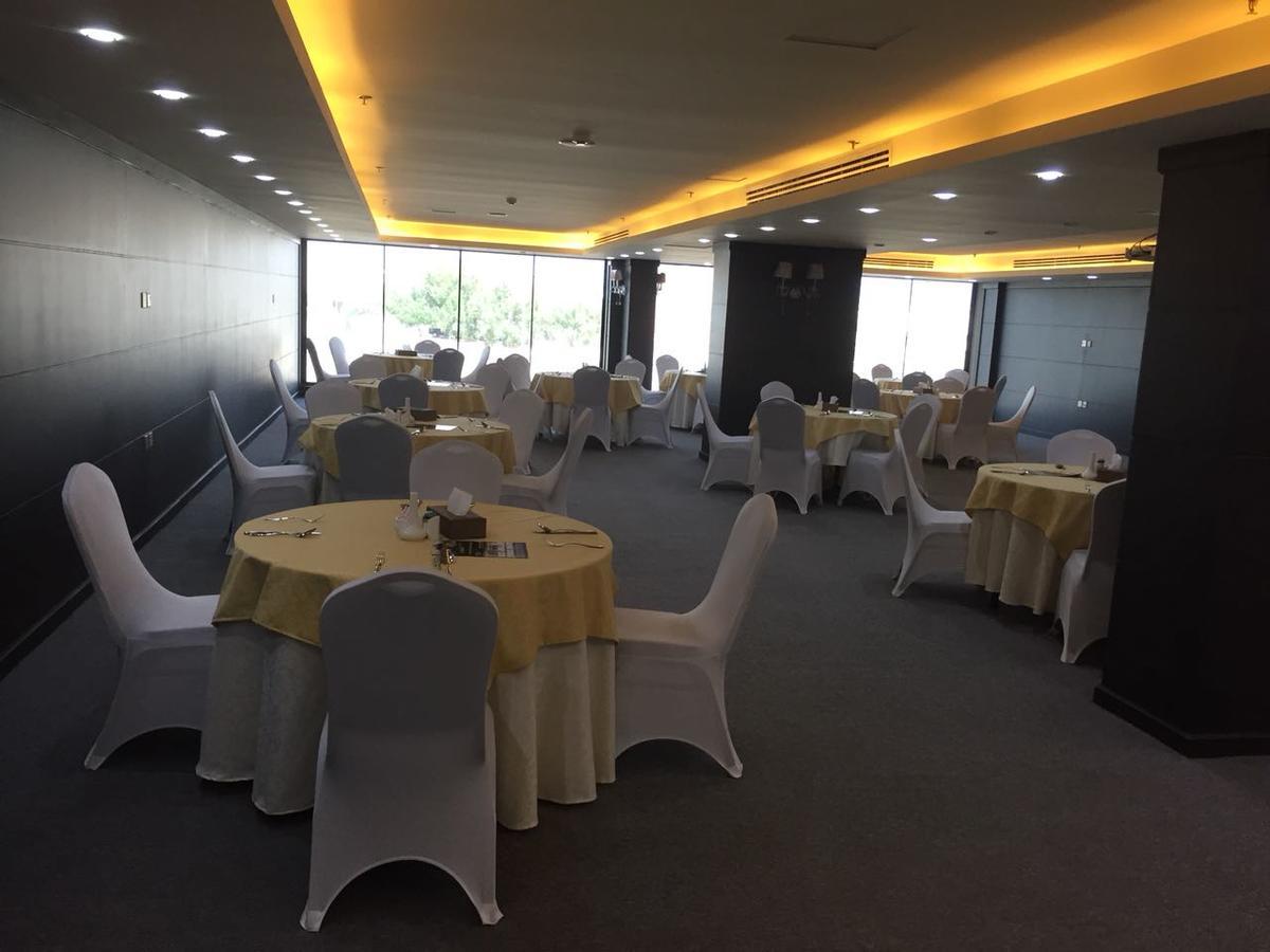 Golden Bujari Alulaya Hotel Эль-Хубар Экстерьер фото