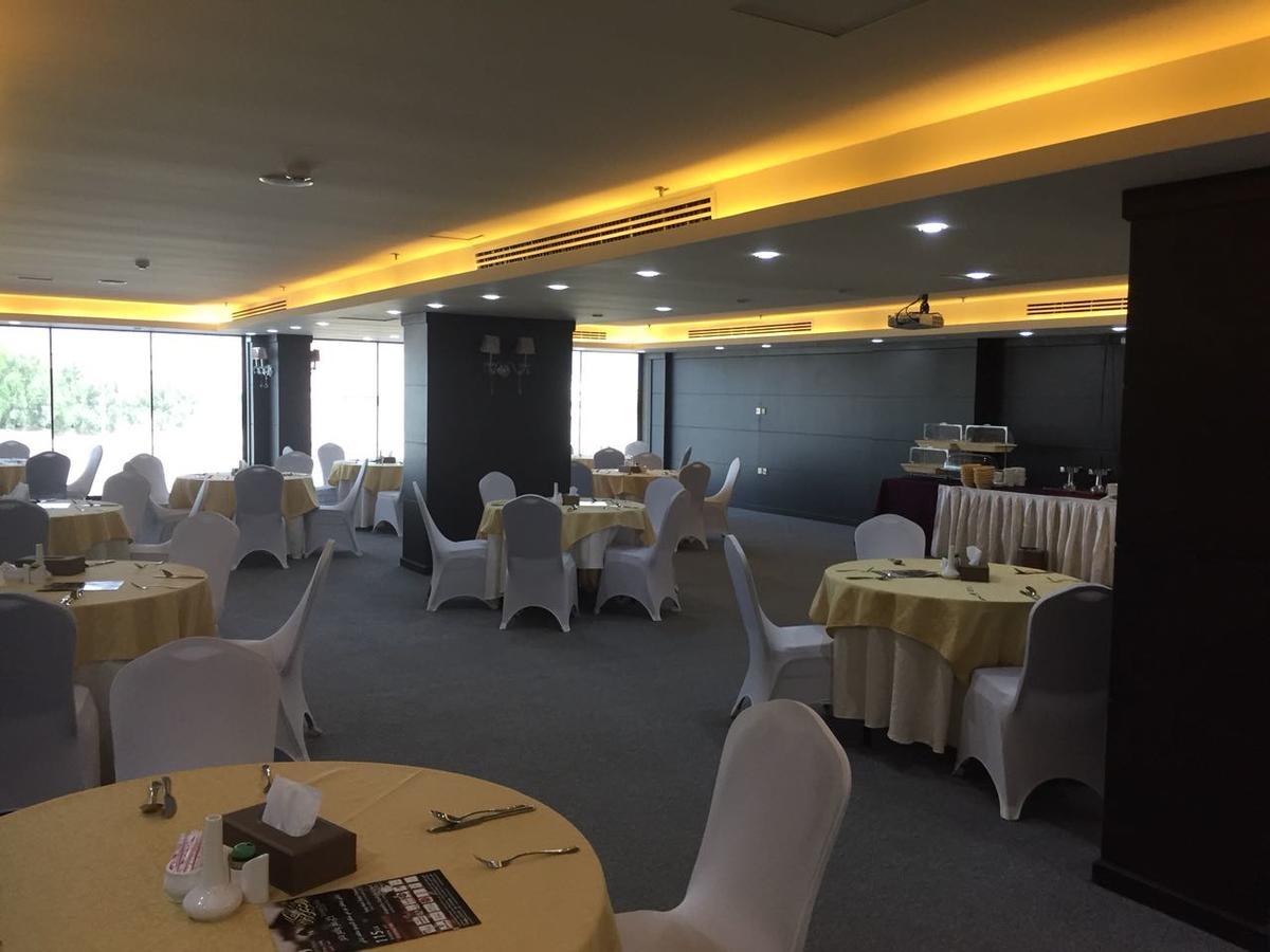 Golden Bujari Alulaya Hotel Эль-Хубар Экстерьер фото