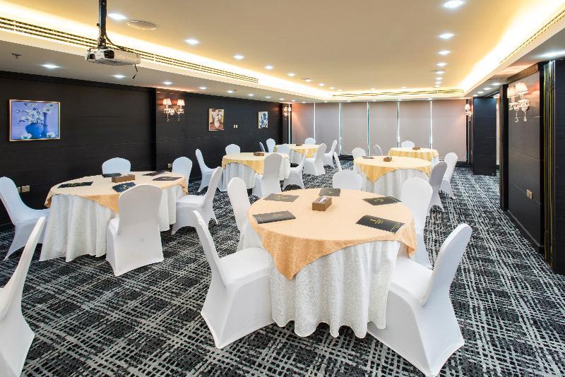 Golden Bujari Alulaya Hotel Эль-Хубар Экстерьер фото